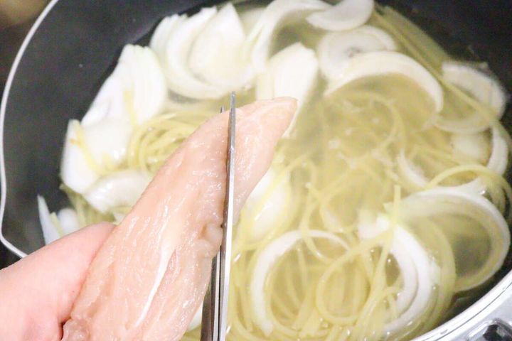 セリアのベーシックキッチンはさみの使用例