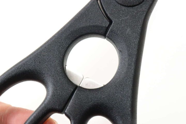 セリアのベーシックキッチンはさみの栓抜き