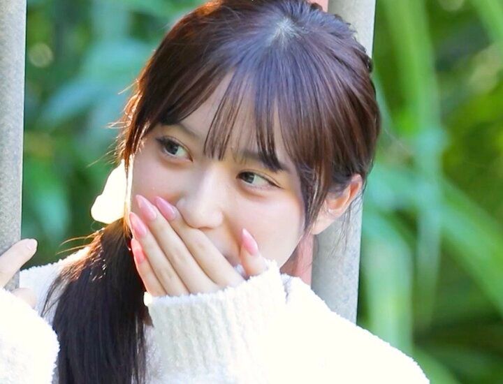 美人JK、年下の超イケメン高1男子からアピールされ喜び爆発