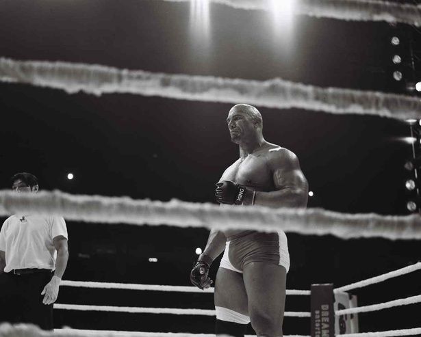 【写真を見る】幻の“ロック様PRIDE降臨”が実現!? [c]2025 Real Hero Rights LLC