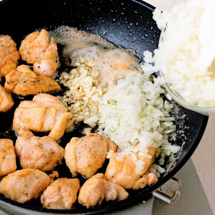 【君島十和子さんの腸活レシピ】ずっと作り続けている「チキンのレモンクリーム煮」の作り方。きのこたっぷりで腸が喜ぶレシピです♪