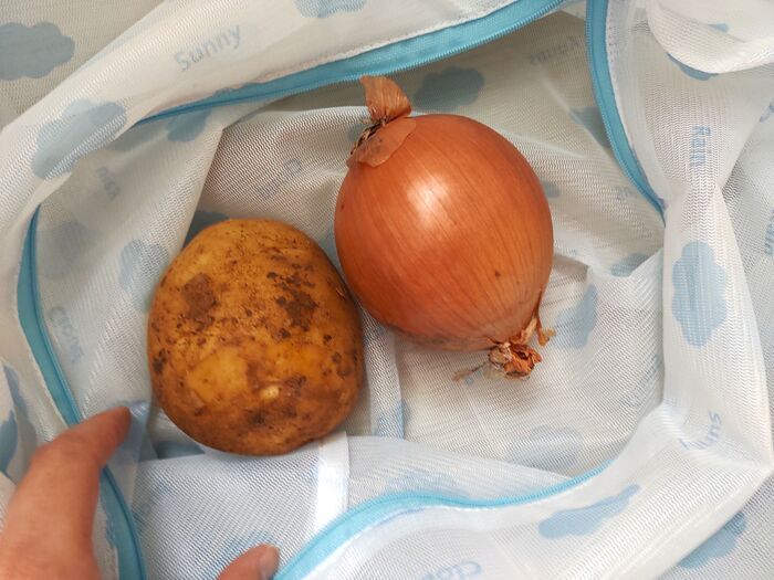 ファスナーが壊れても穴あきでも捨てないで！「洗濯ネット」の意外な再利用アイデア♪