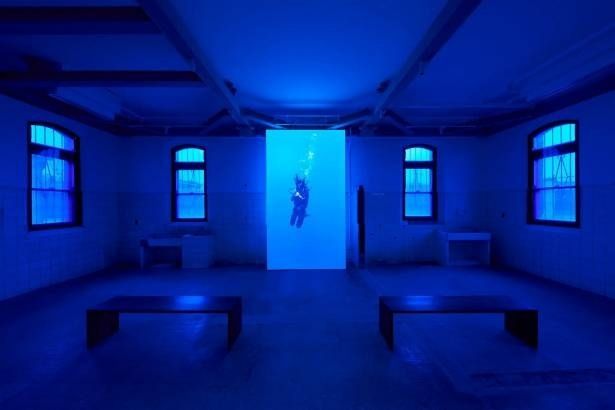 C棟 海の中に祈りを溶かす／キュンチョメ