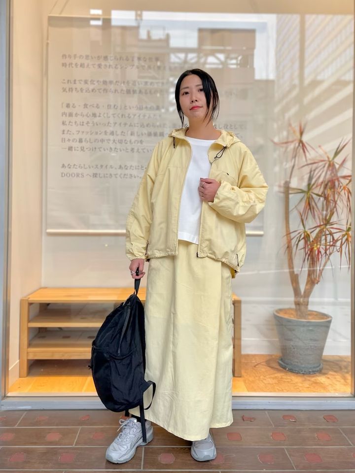 明るいバターイエローの色合いで春らしく 出典：WEAR