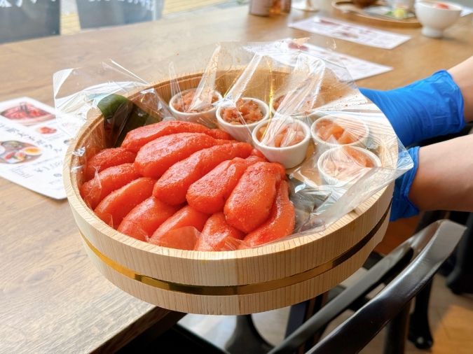 福太郎 天神テルラ店 明太子サーブ