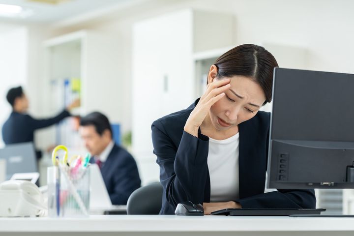 職場でいい人を演じて疲れたときの対処法とは（画像はイメージ）