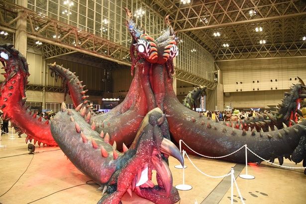 圧倒的な存在感を放つ、獄焔蛸(ごくえんしょう)ヌ・エグドラの巨大バルーン (C)CAPCOM 撮影：ソムタム田井