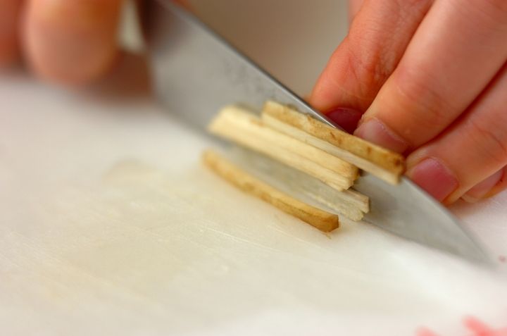 昆布とゴボウの煮物の下準備1