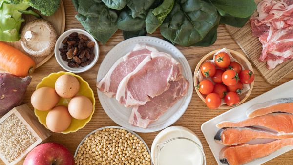 ポイント1：50代からは「カロリー」よりも「質」を重視！