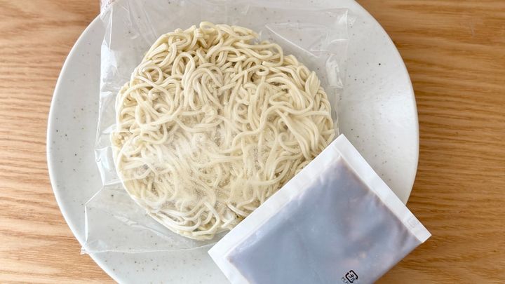 4月14日に新登場！【セブン】の冷凍麺「7プレミアム 中華そば」は飽きの来ない味が魅力