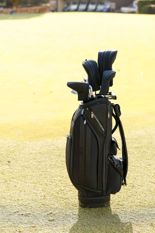 ラグジュアリーな機能美 -旅とゴルフを愛する大人へ贈るキャディバッグ-