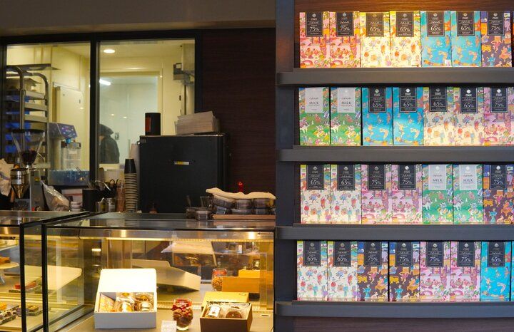 鎌倉の歴史を歩む参道沿いのチョコレート専門店「ショコラトリーキャメル」