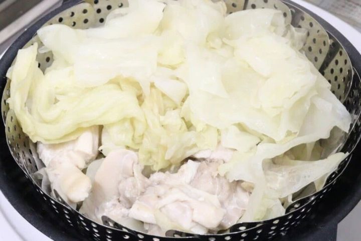 ダイソーのステンレス折りたたみ蒸し器（23.5cm）の使用例