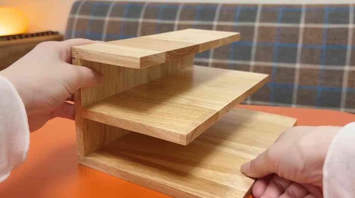 ゴムノキマガジンスタンド