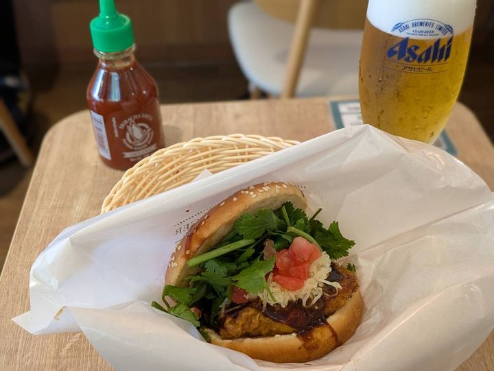 フレッシュネスバーガー「パクチーチキンバーガー カオマンガイ」