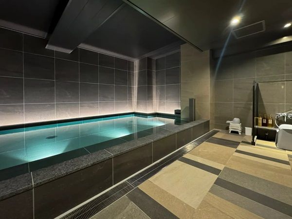 【東京都江戸川区】Premium hotel MONday 舞浜ビューⅠがインフィニティプールを営業開始。お得なキャンペーンも