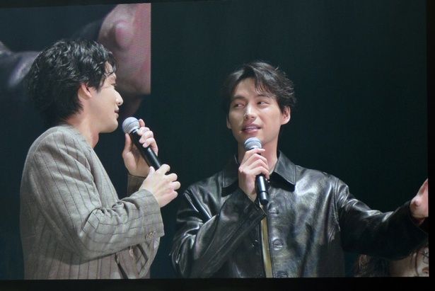 「次回作を撮るときも、ぜひ呼んでください」と出演交渉する福士蒼汰さん (C)2026「TOKYO BURST」フィルムパートナーズ