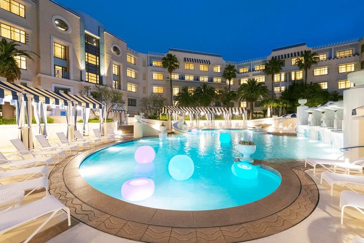 パームガーデン・プール リゾート・サマー・ナイト