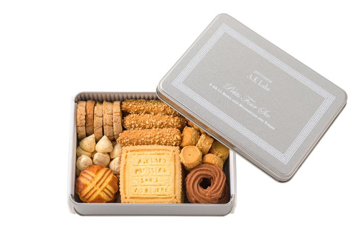 〈pâtisserie A.K Labo〉の定番のクッキー缶の中身