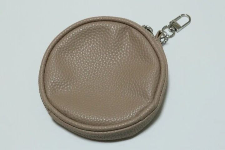 ダイソー ラウンドバッグチャームポーチ