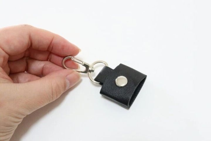 ダイソー ケーブルクリップ（フェイクレーザー、カラビナタイプ）