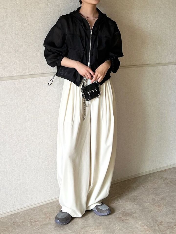 GU ダブルストラップバレエスニーカー コーデ 足元 オールブラック