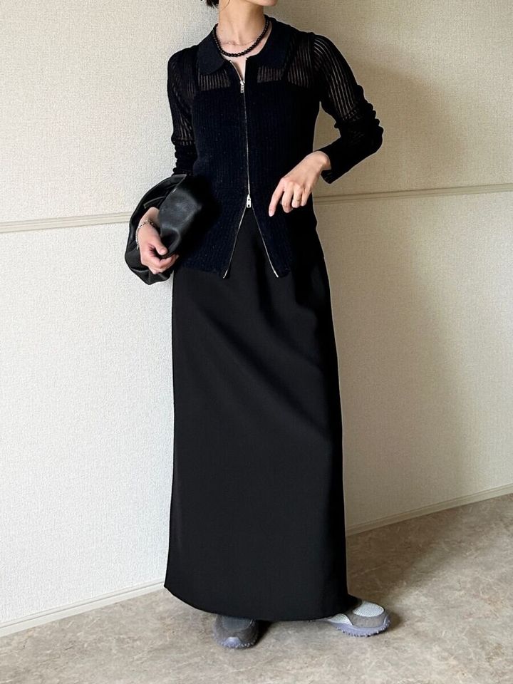 GU ダブルストラップバレエスニーカー グレー コーデ シアーカーディガン 黒スカート