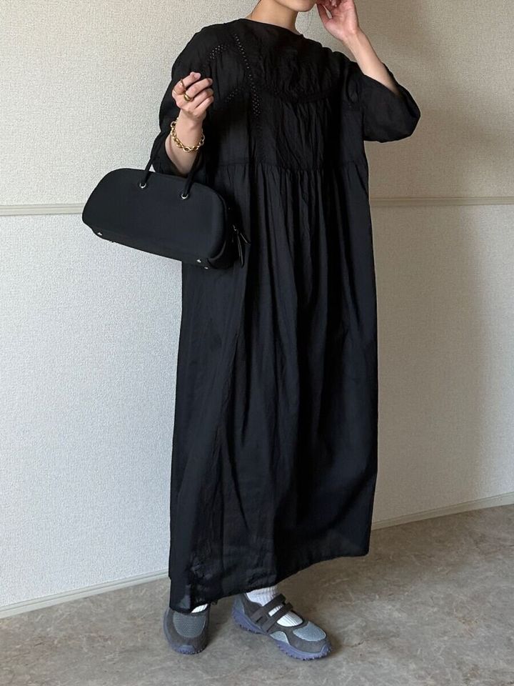 GU ダブルストラップバレエスニーカー コーデ ショートパーカー ワイドパンツ 足元