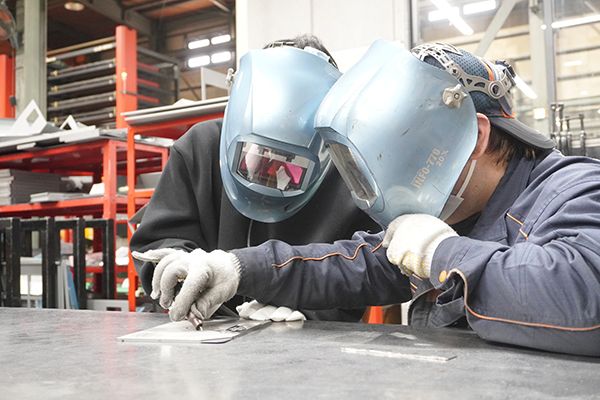 【長野県上田市】吉見鈑金製作所が体験型イベント開催！工場見学から板金・溶接体験まで五感で体感