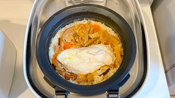 鶏肉マシマシ炊き込みご飯