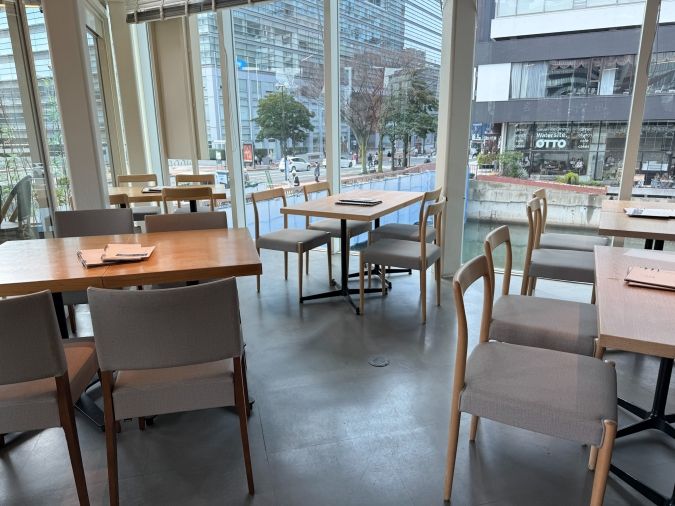 博多廊テーブル席