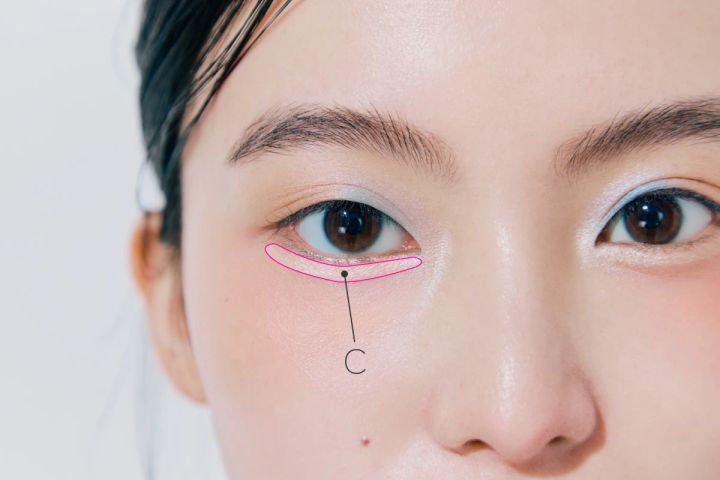 ディオールショウ サンク クルール 162 ブルーアイシャドウ アイメイク 塗り方② 似合う 使い方