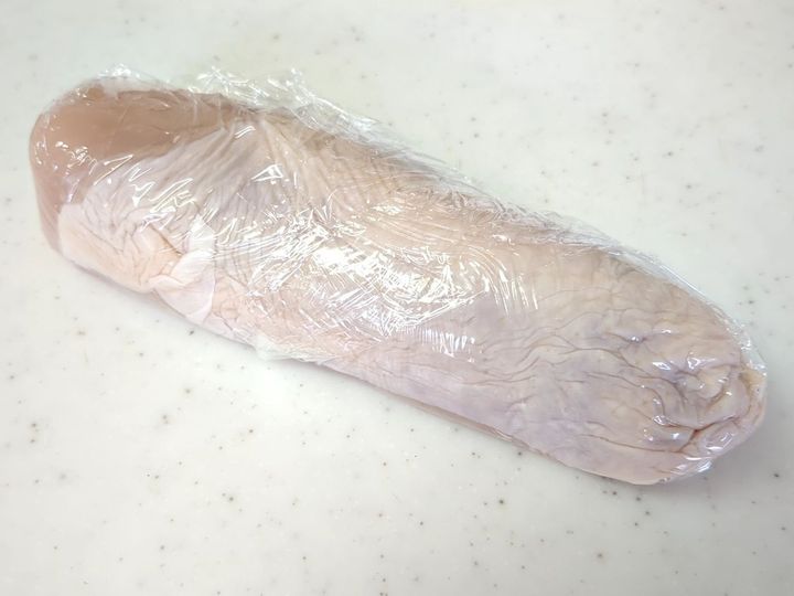 ラップで棒状に巻きます