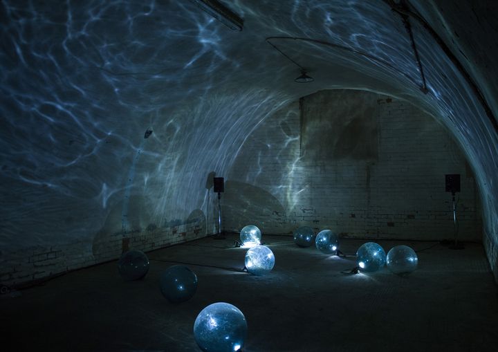 チョータンタン 2024年に横須賀市で行われた芸術祭「SENSE ISLAND/LAND 感覚の島と感覚の地 2024」内で発表した米ヶ濱砲台跡での展示風景