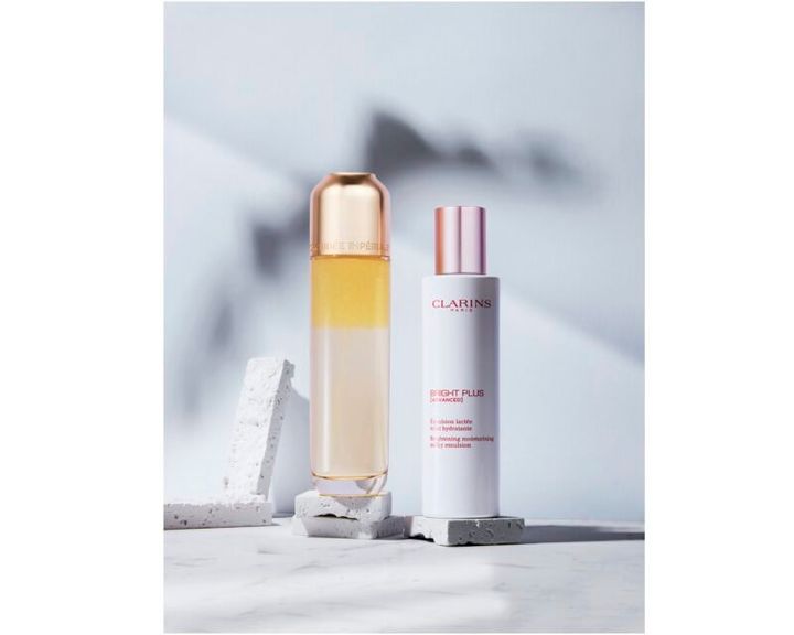 ブライトニング光に中毛して「内側から輝く発光美白」