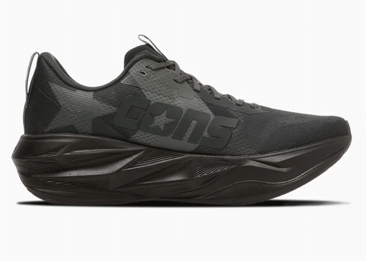 春の着こなしを引き締める、「オールブラック」シューズ／おしゃれランニングシューズ配色別まとめ【FUDGE dig.｜ランニングシューズ配色別図鑑】