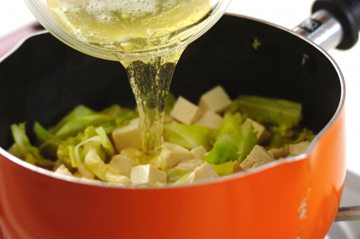 キャベツと豆腐の卵白とじの作り方2
