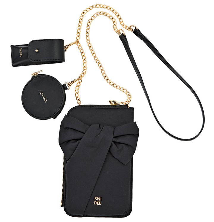 スナイデルの、スマホが入るマルチポーチ。