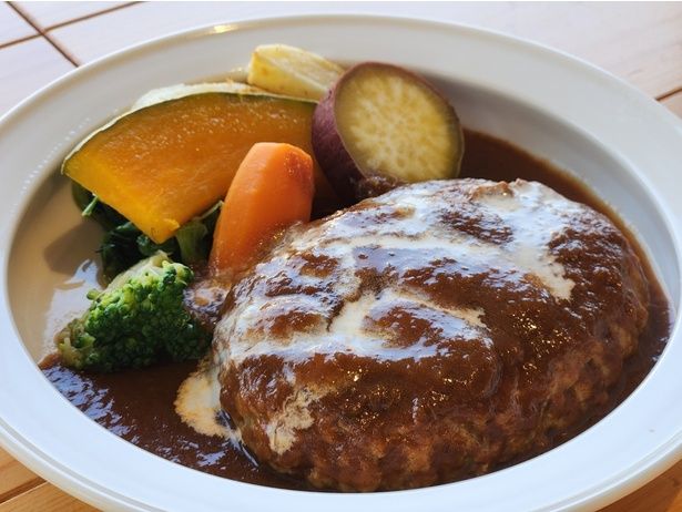 【画像】評判を呼ぶランチの一例。ハンバーグランチ