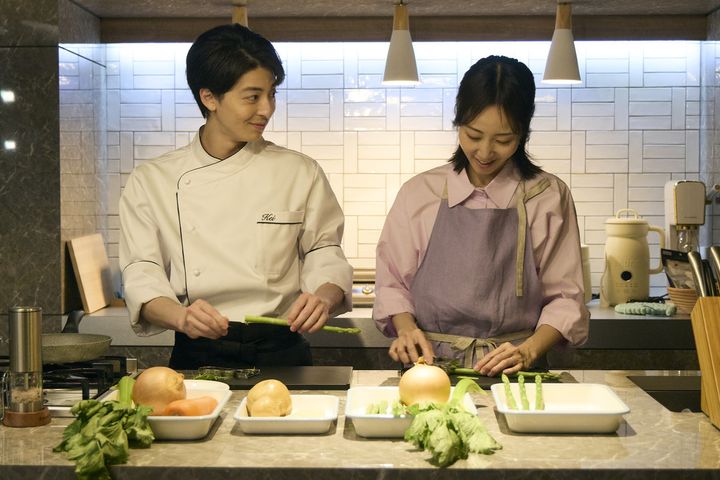 ドラマ『今夜、秘密のキッチンで』第3話より （C）フジテレビ width=