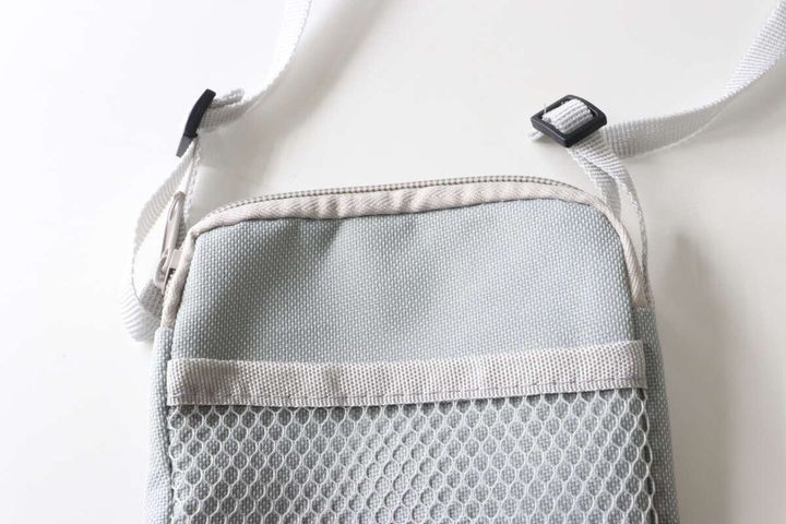 メッシュポケット付パスポートケース スモーキーカラー 色