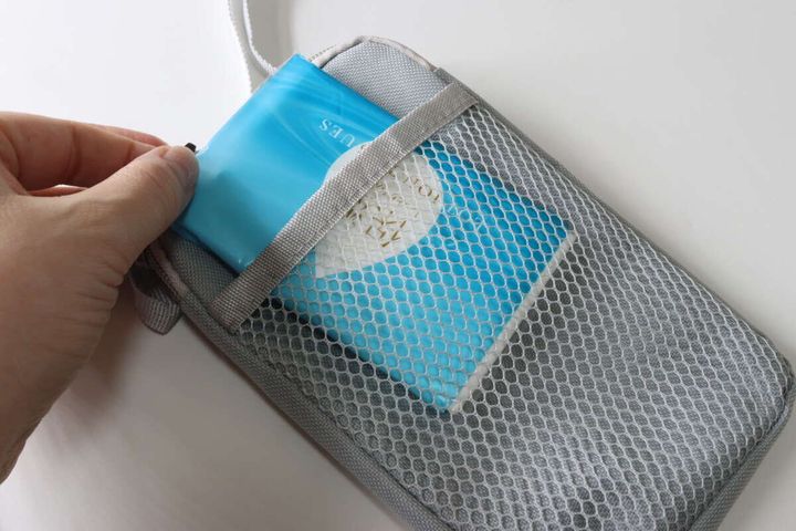 メッシュポケット付パスポートケース スモーキーカラー メッシュポケット