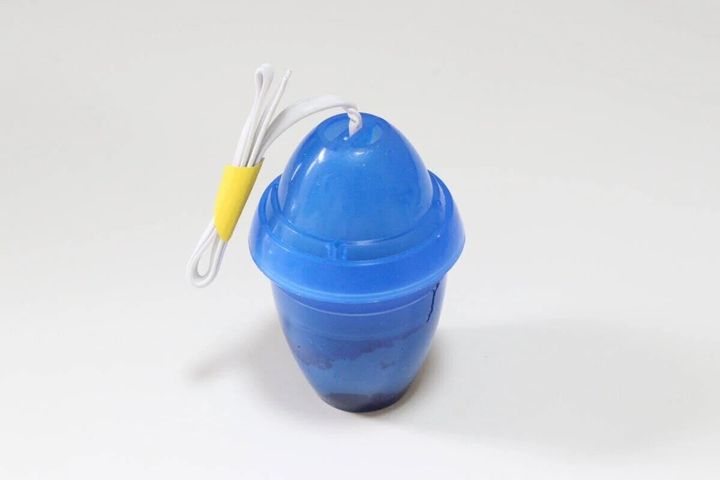 ダイソーつり下げタイプ トイレ洗浄剤の形状