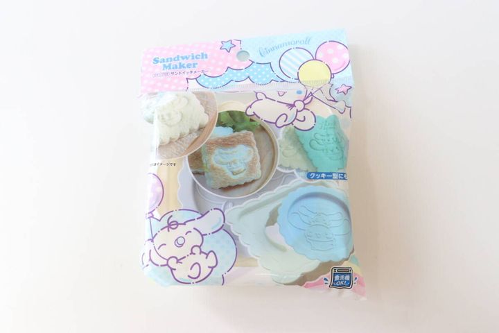 ダイソーのスタンプ付きサンドイッチメーカーCNのパッケージ