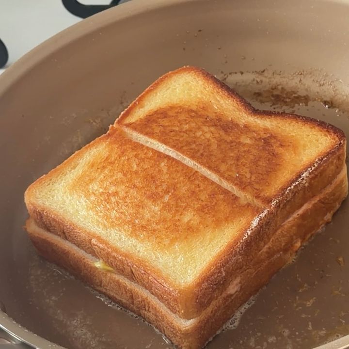 目玉焼き入り春野菜のホットサンド