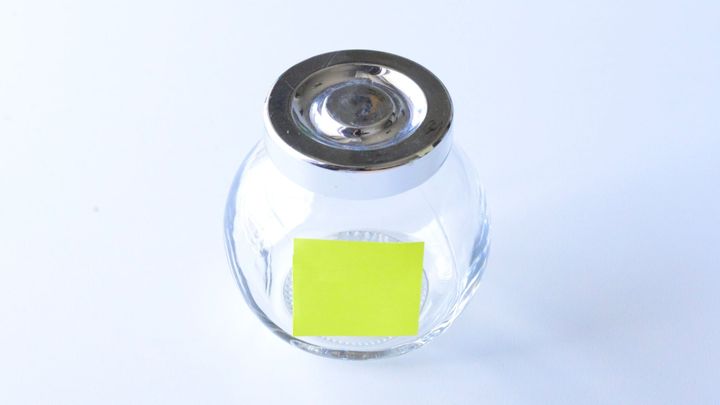 100均「両面テープ」を徹底レポート！【セリア・ダイソー】強力なのは？