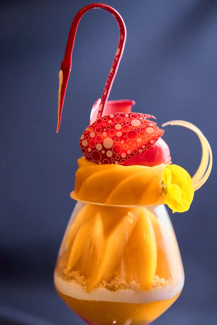 浦安ブライトンホテル東京ベイで販売されるスワンパフェ～宮崎マンゴー～