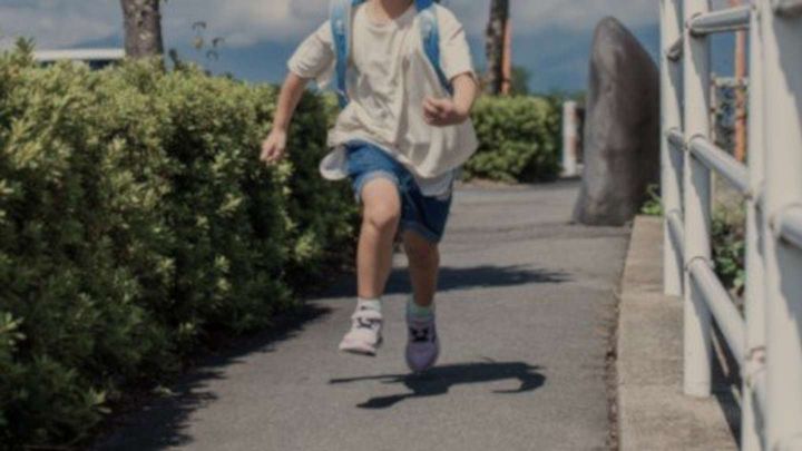 坂道で走ったらしく...（画像はphotoAC）