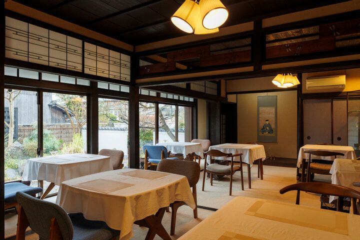 近江八幡のヴォーリズ建築「OZEN」で、おばんざい御膳や旬の果実を使ったパフェを♪