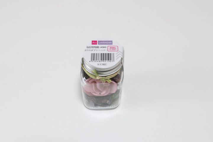 ダイソーのガラスポプリ（ラベンダー）のパッケージ